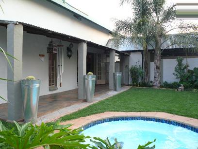 3 Bedroom Duet for Sale For Sale in Moreletapark - Home Sell - MR67345