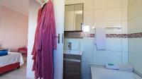 Bathroom 3+ - 17 square meters of property in Brooklands Lifestyle Estate