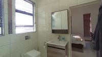Bathroom 2 - 5 square meters of property in Brooklands Lifestyle Estate