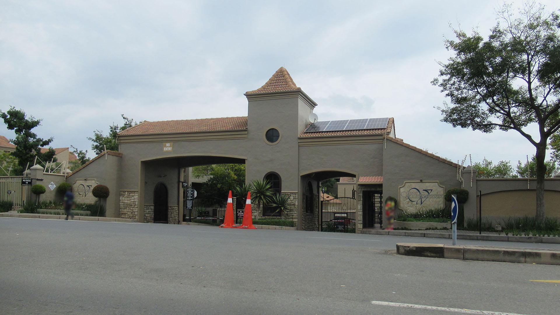 Front View of property in Lone Hill