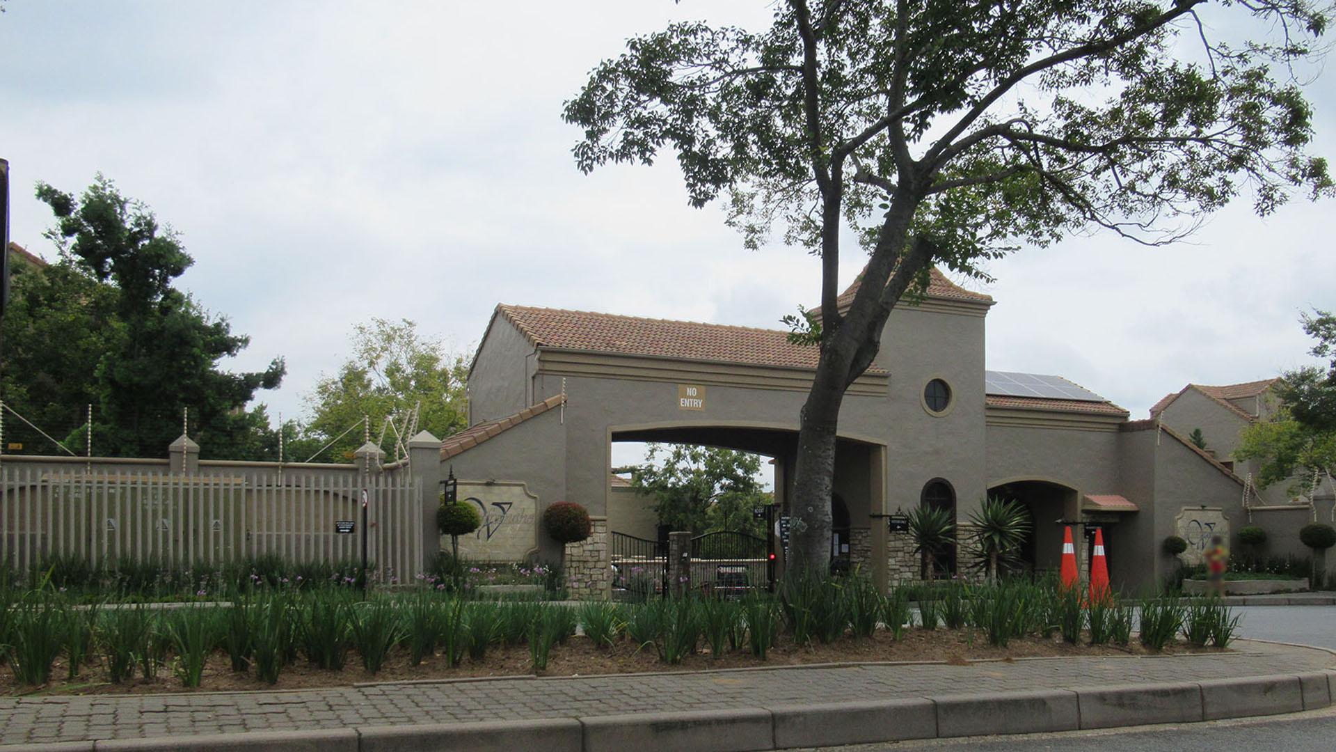 Front View of property in Lone Hill