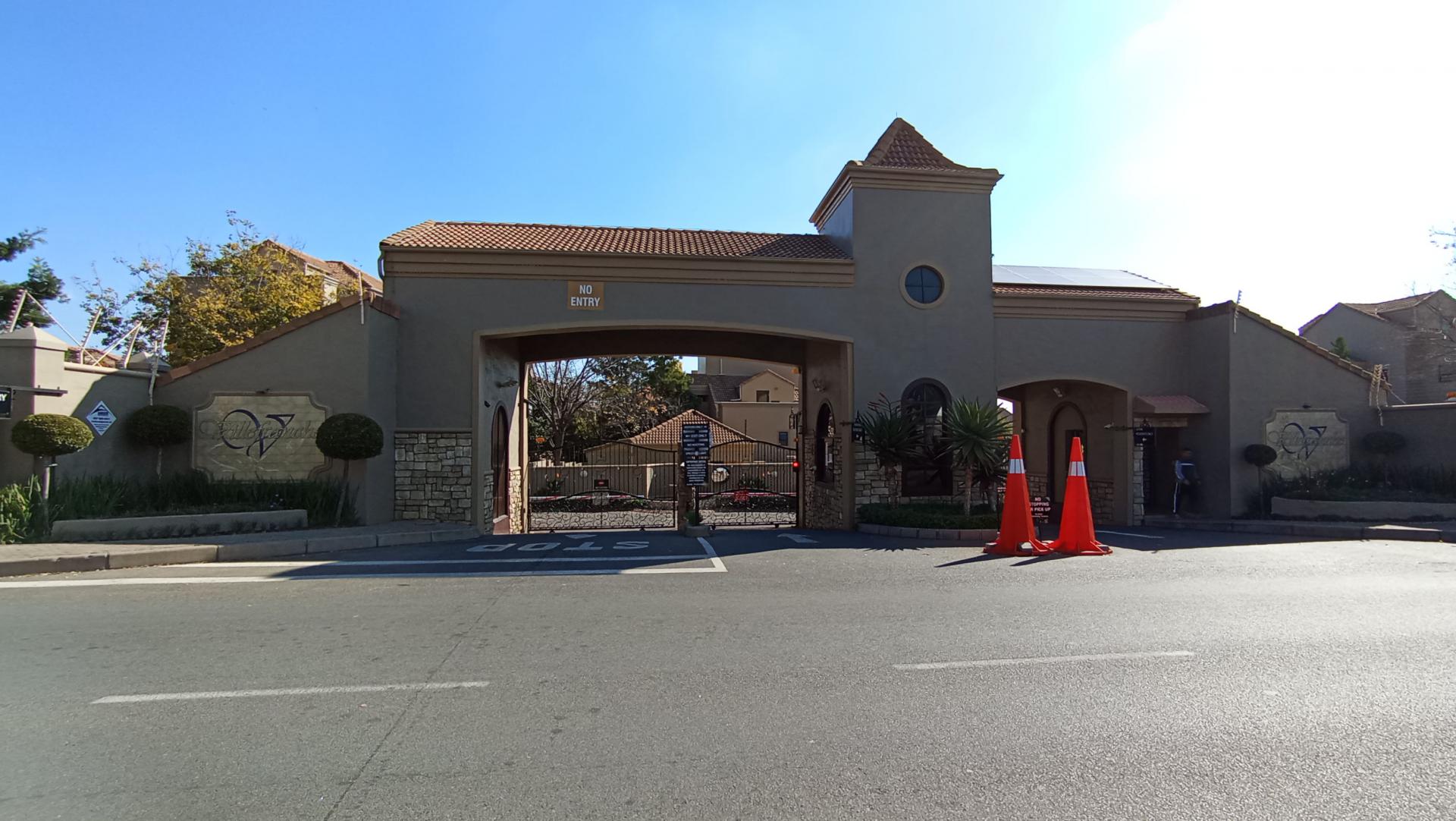 Front View of property in Lone Hill
