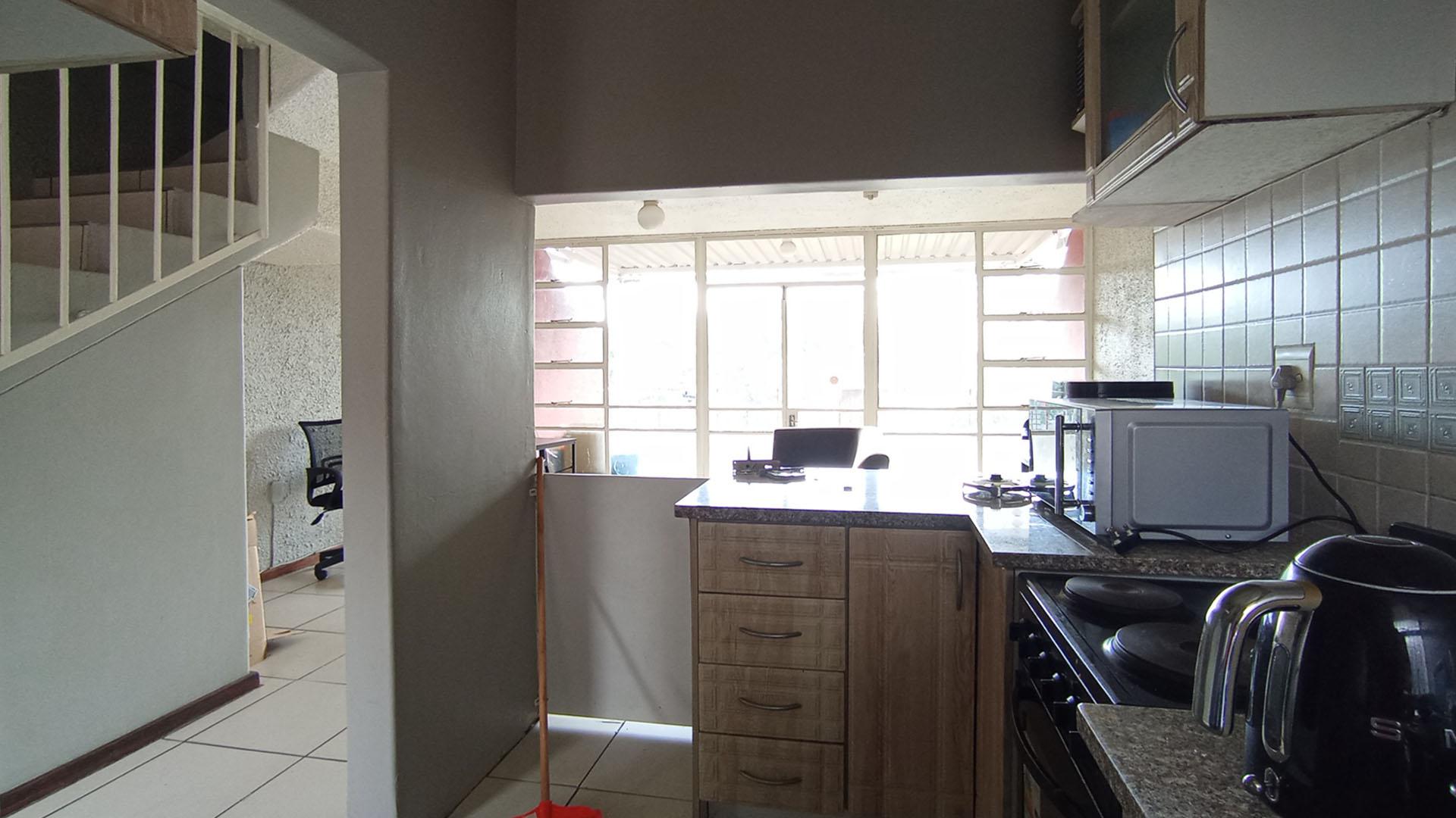 Kitchen - 6 square meters of property in Sunnyside