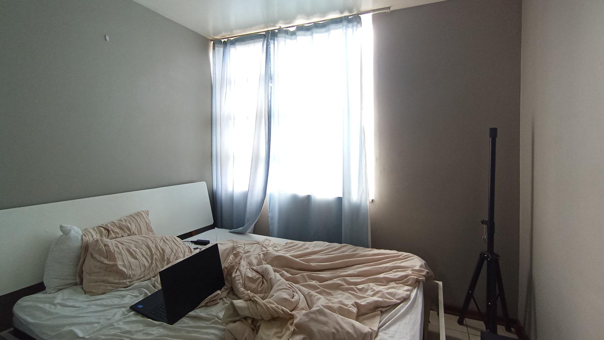 Bed Room 1 - 11 square meters of property in Sunnyside