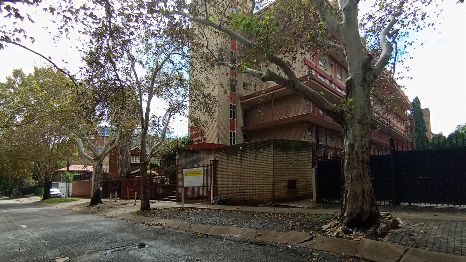 Front View of property in Sunnyside