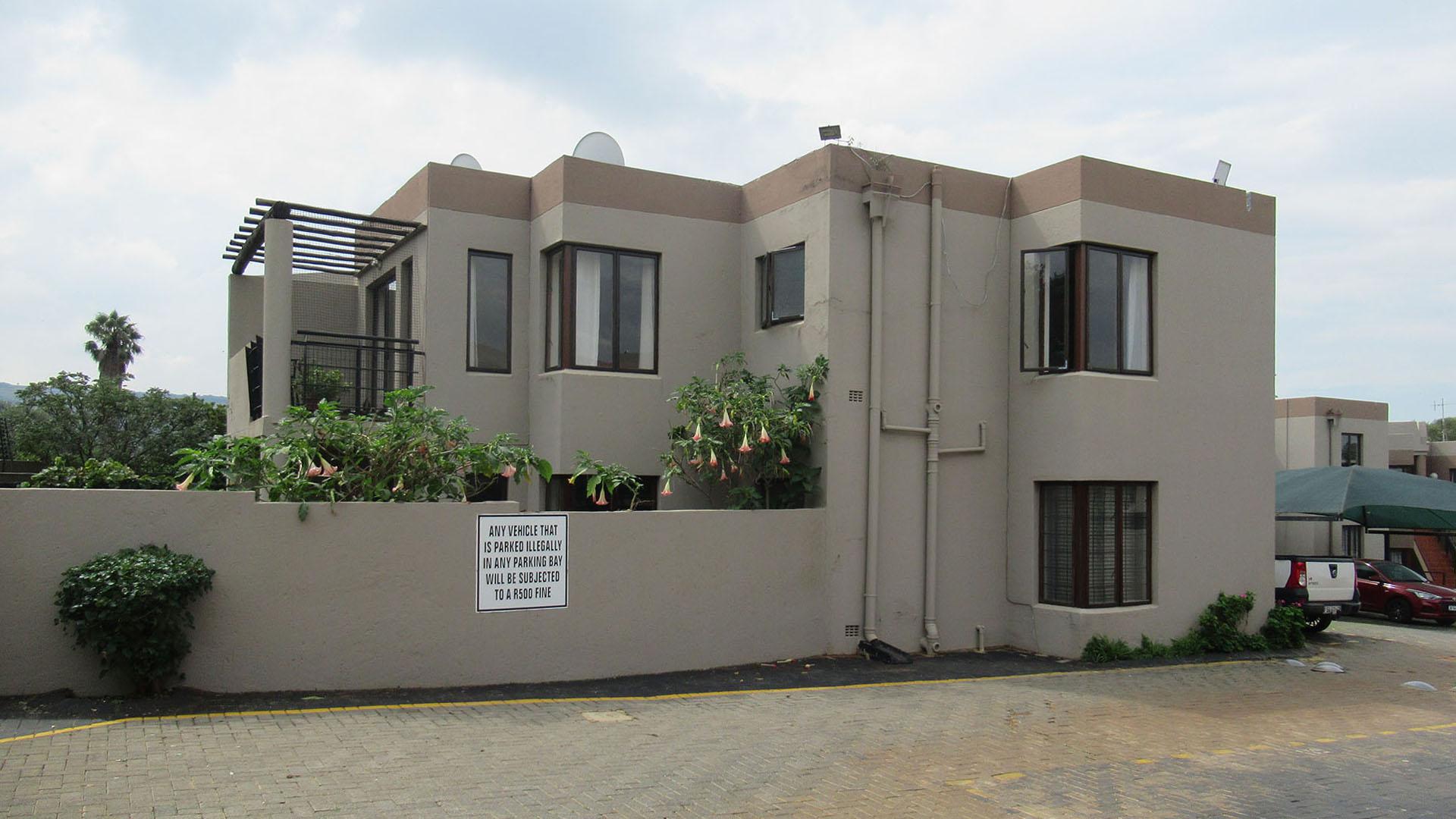 Front View of property in Glenvista