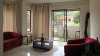 Lounges - 18 square meters of property in Glenvista