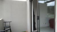 Balcony - 6 square meters of property in Glenvista