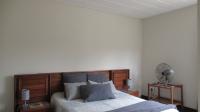 Bed Room 1 - 14 square meters of property in Glenvista
