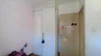 Bed Room 2 - 11 square meters of property in Weltevreden Park
