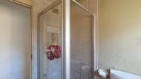 Bathroom 1 - 6 square meters of property in Weltevreden Park