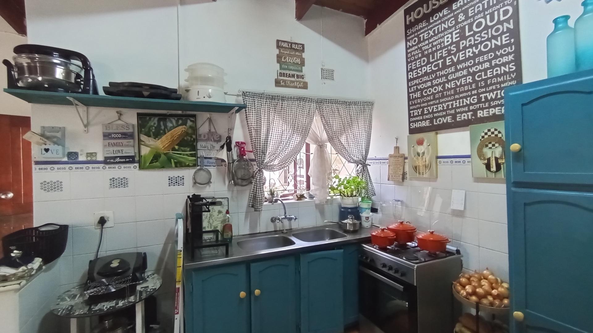 Kitchen - 11 square meters of property in Southport