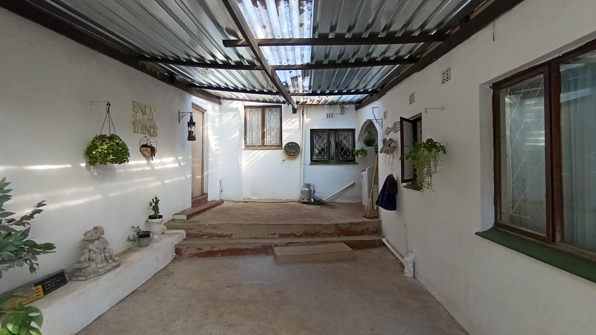 Patio - 55 square meters of property in Southport