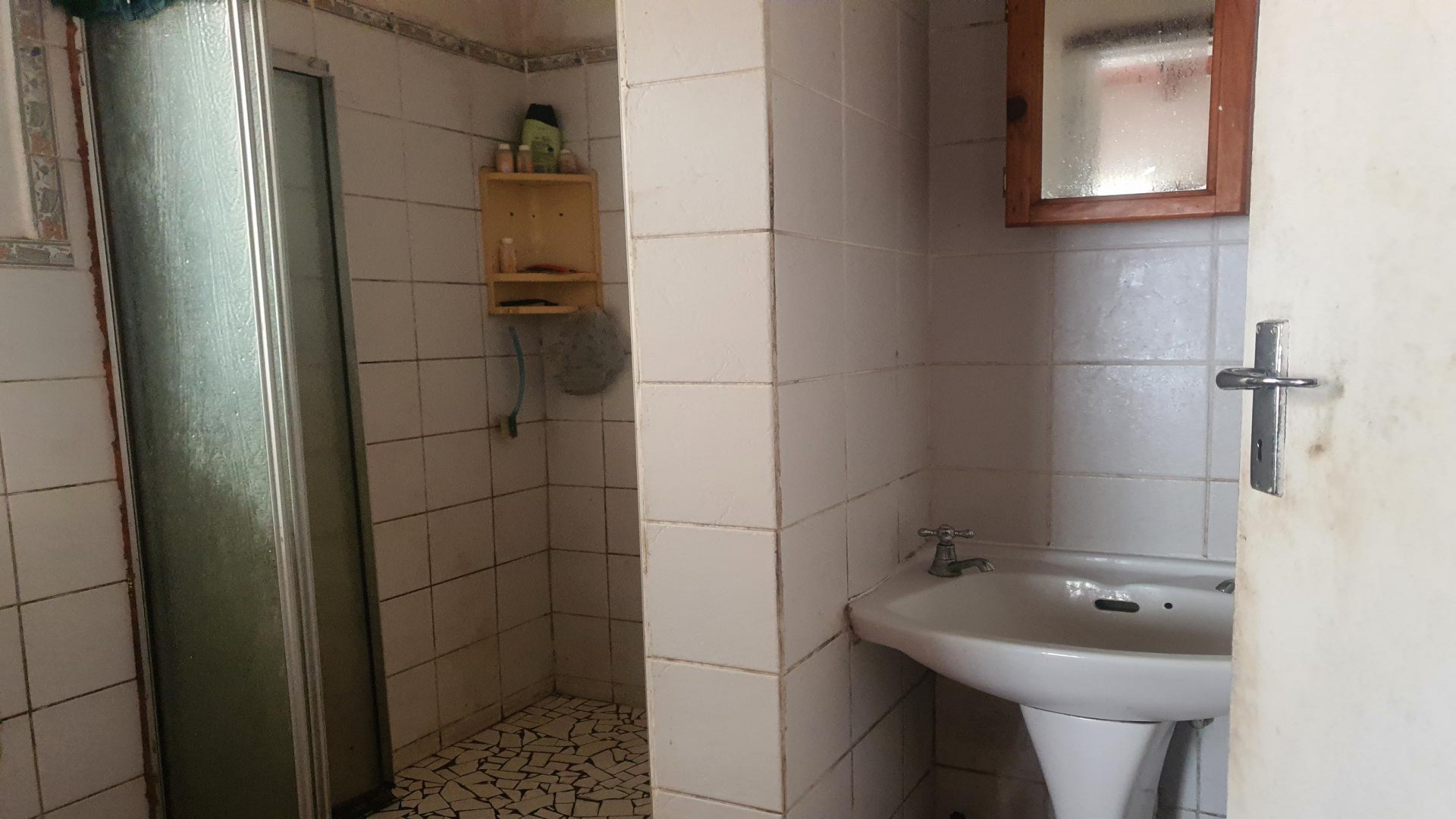 Bathroom 2 of property in Southport