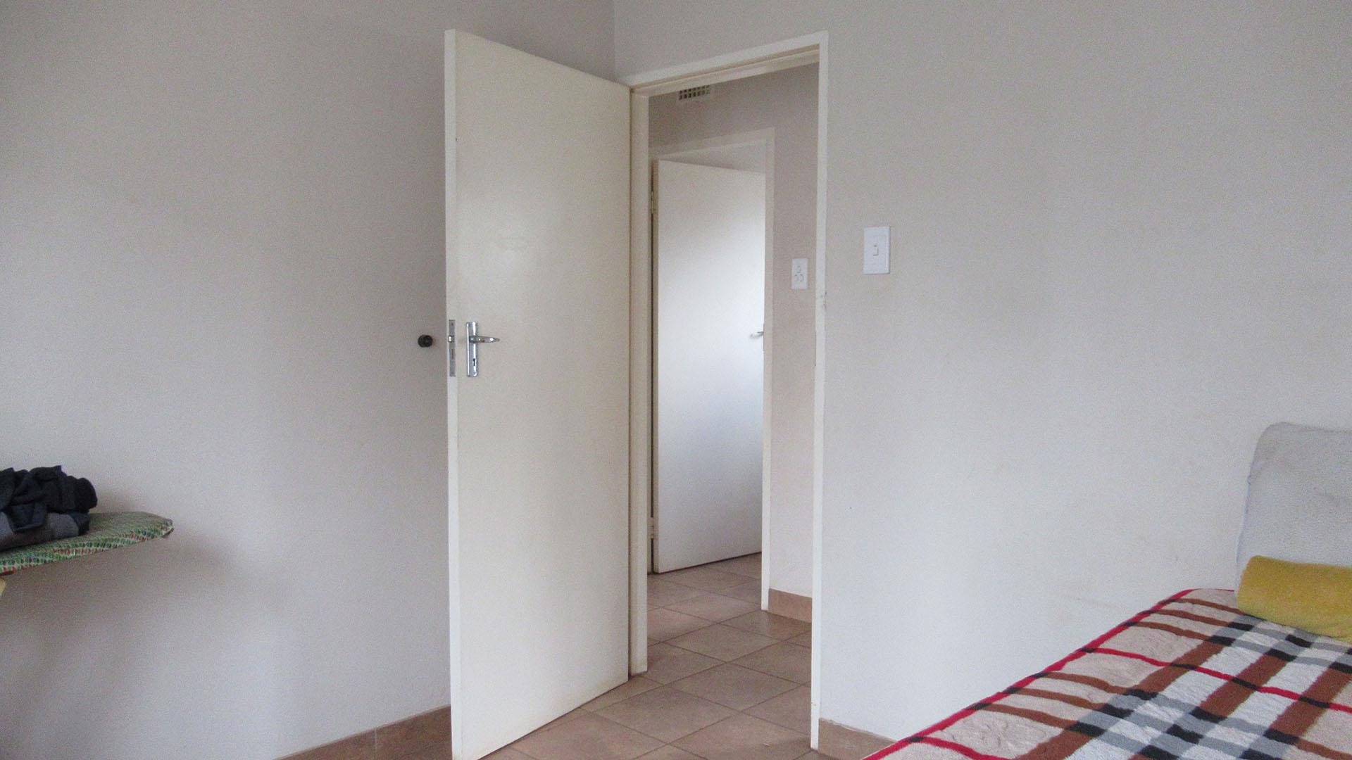 Bed Room 1 - 12 square meters of property in Sky City