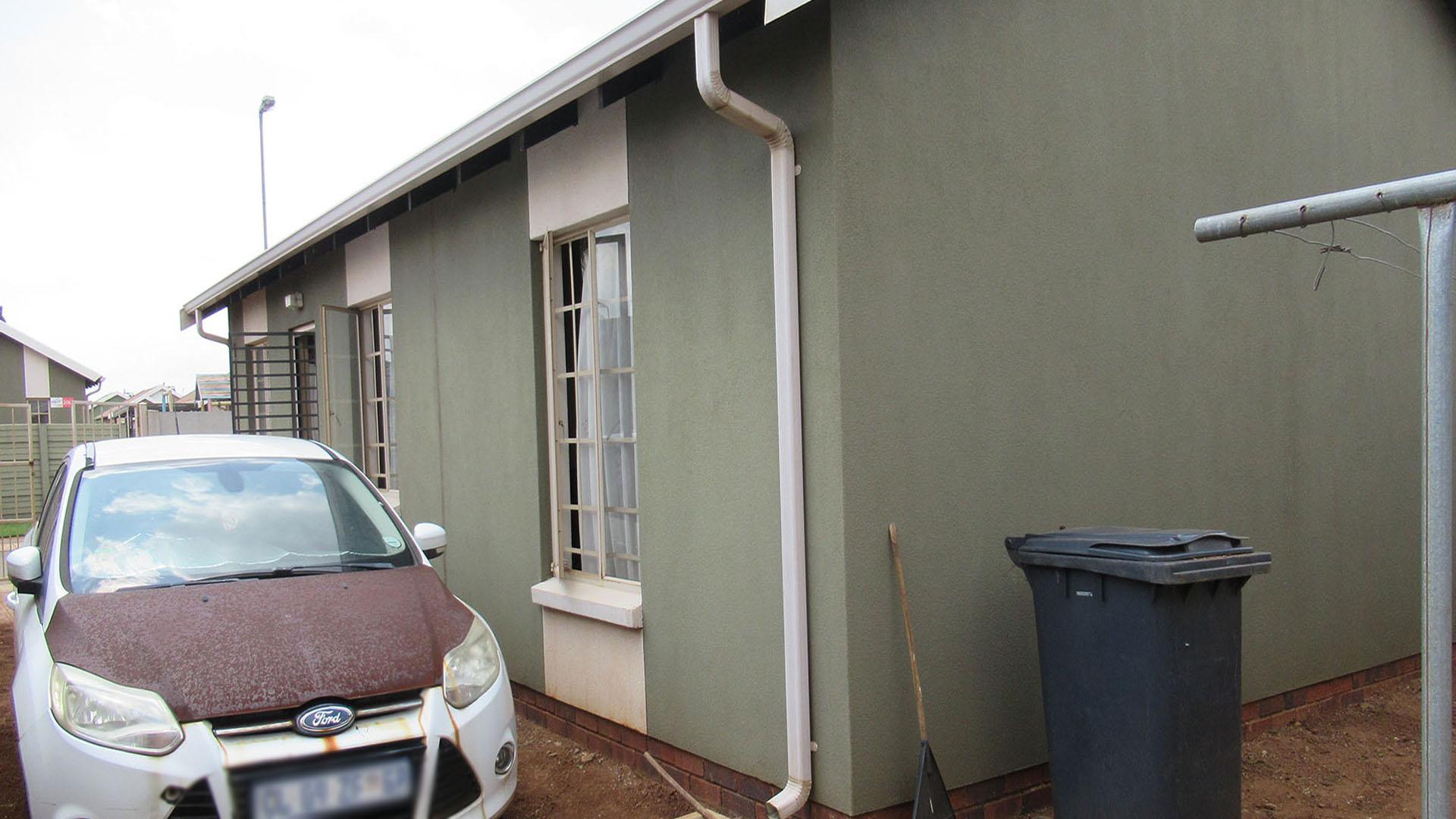 Front View of property in Sky City