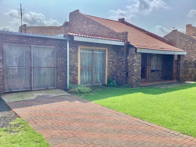 3 Bedroom Simplex for Sale For Sale in Reyno Ridge - MR673506