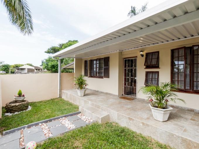 2 Bedroom Simplex for Sale For Sale in Illovo Glen  - MR673562