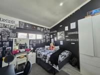  of property in De Deur