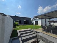  of property in De Deur
