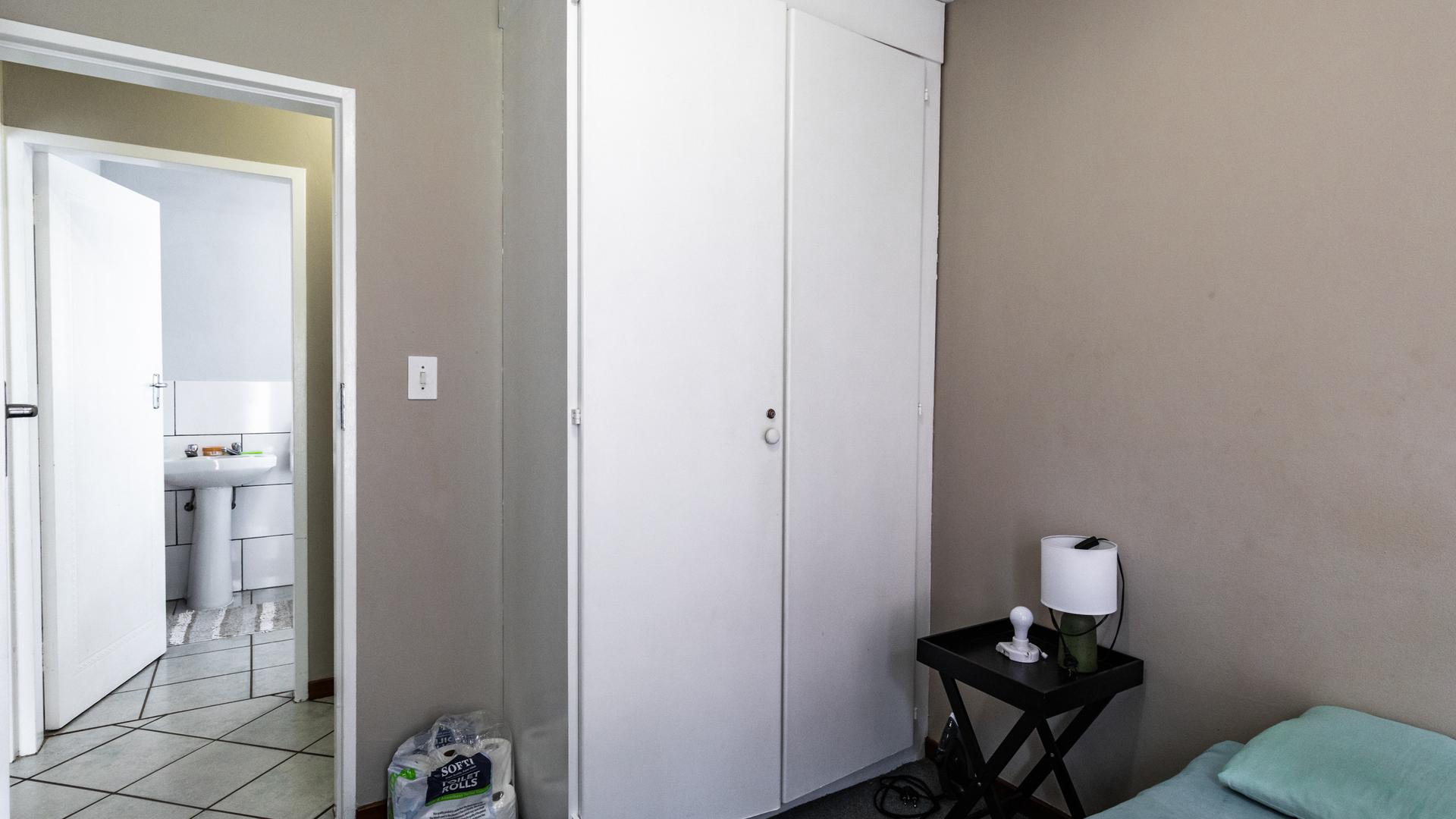  of property in Die Hoewes