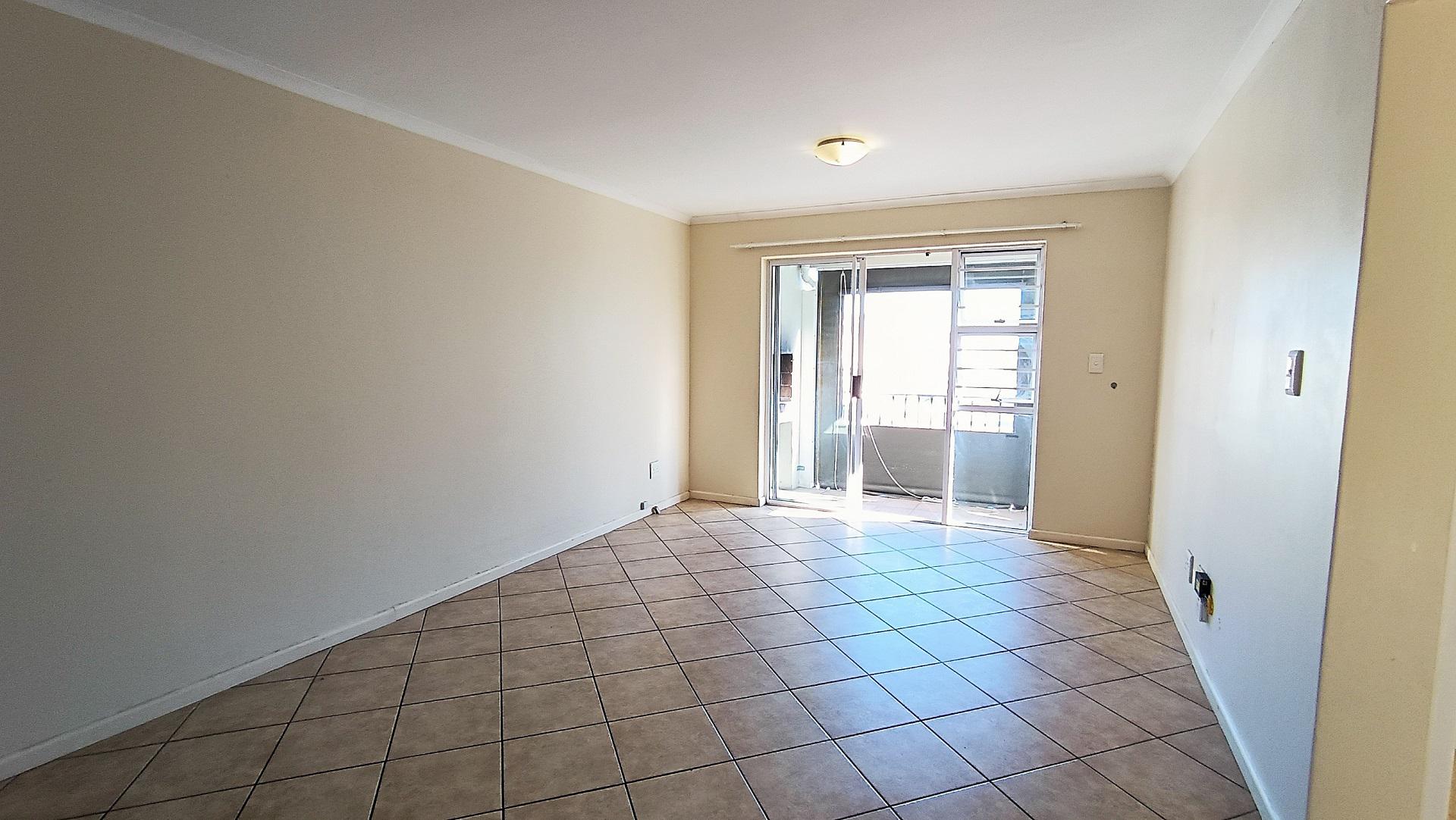 Lounges - 19 square meters of property in Gordons Bay