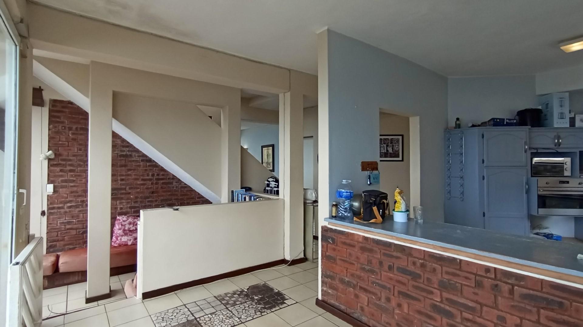 Dining Room - 35 square meters of property in Bluff