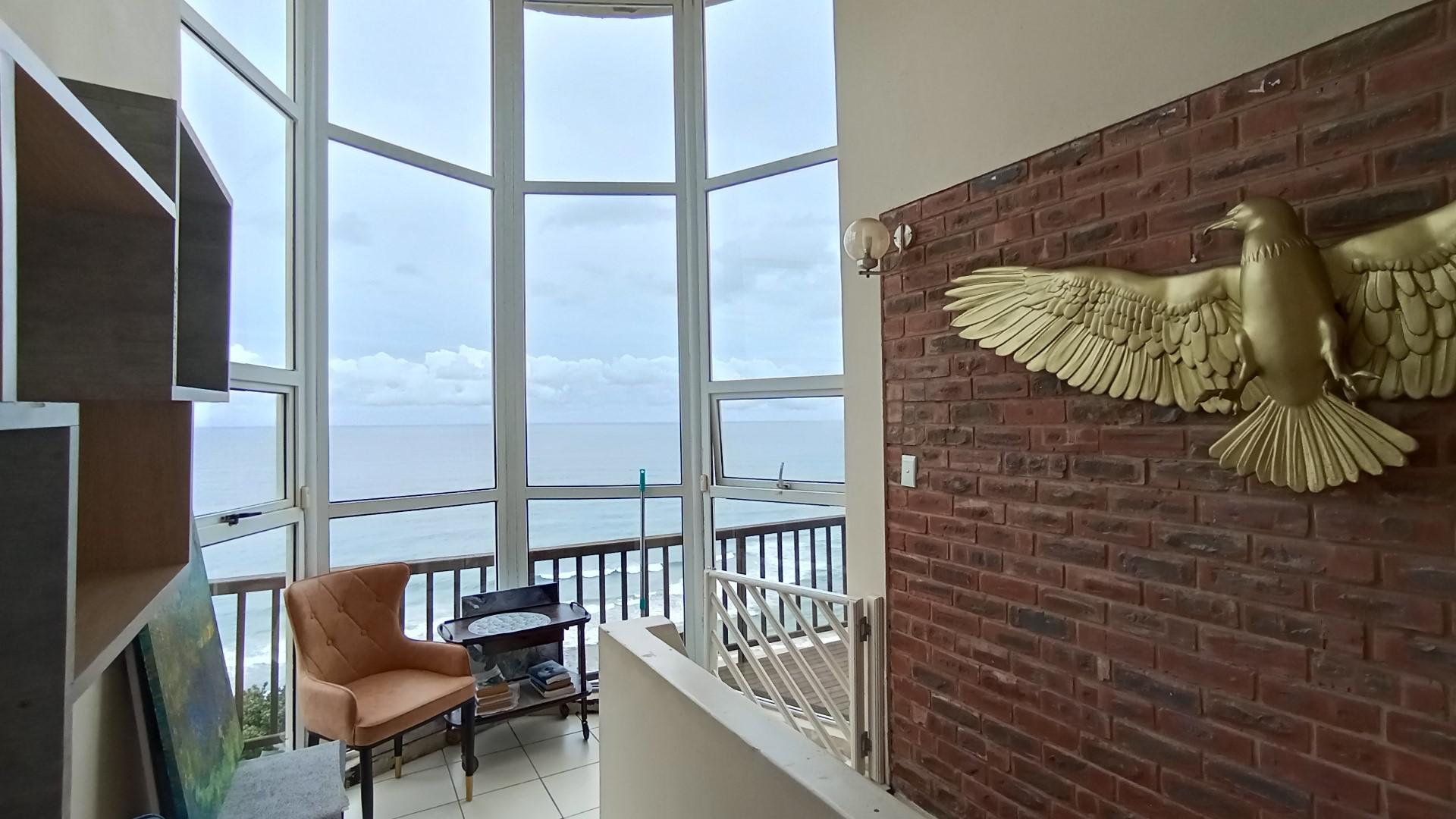 Spaces - 66 square meters of property in Bluff