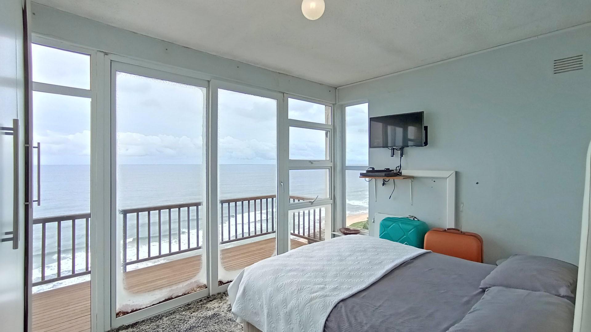 Bed Room 1 - 15 square meters of property in Bluff