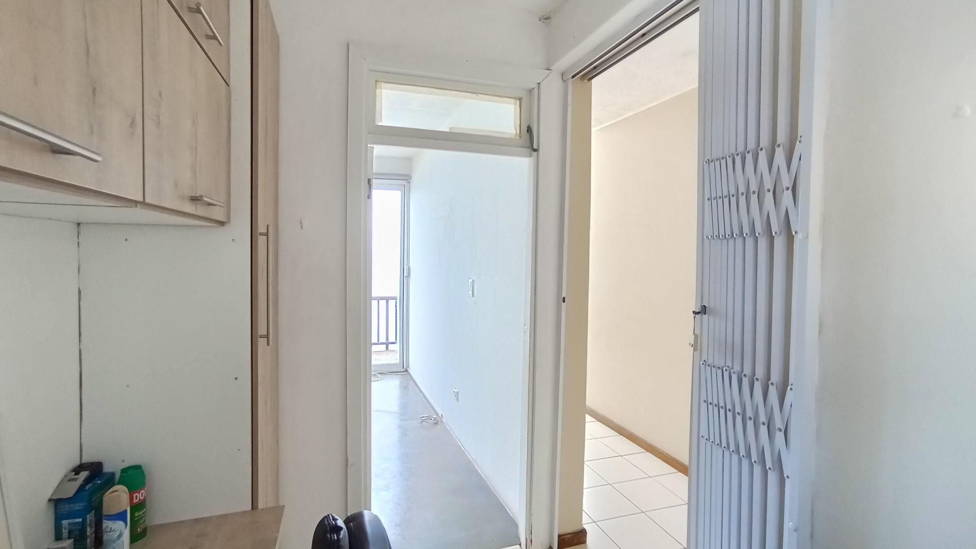 Study - 6 square meters of property in Bluff