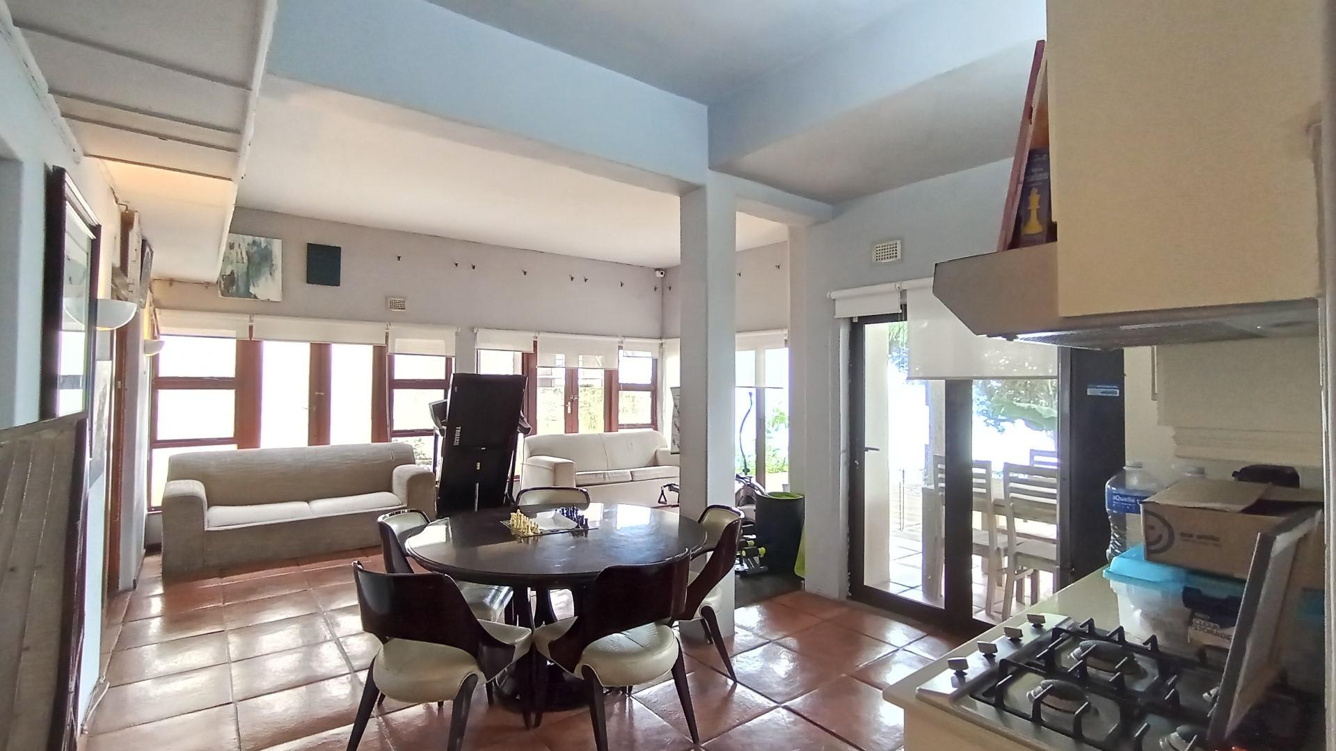 Kitchen - 41 square meters of property in Bluff