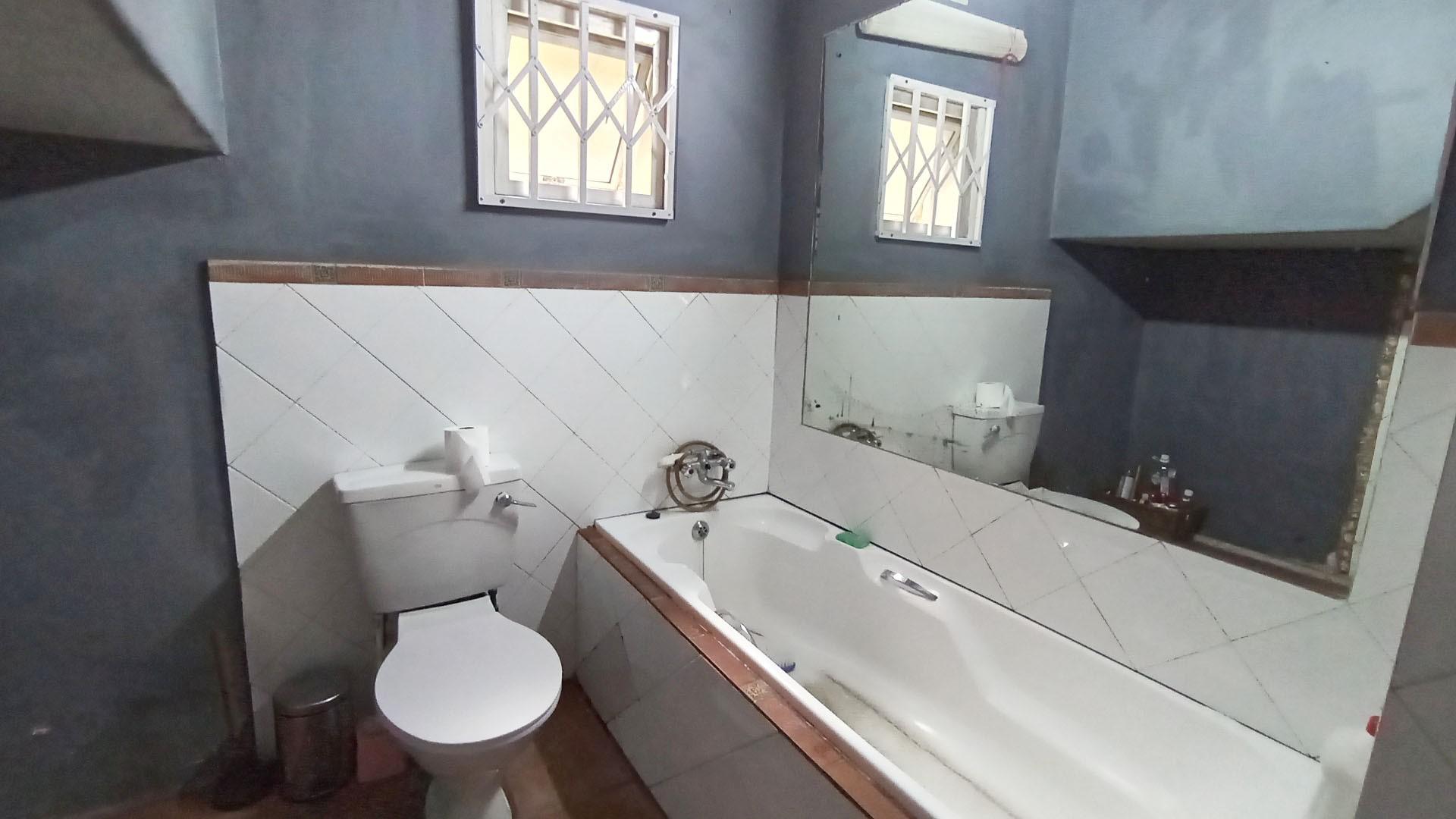 Bathroom 3+ - 19 square meters of property in Bluff