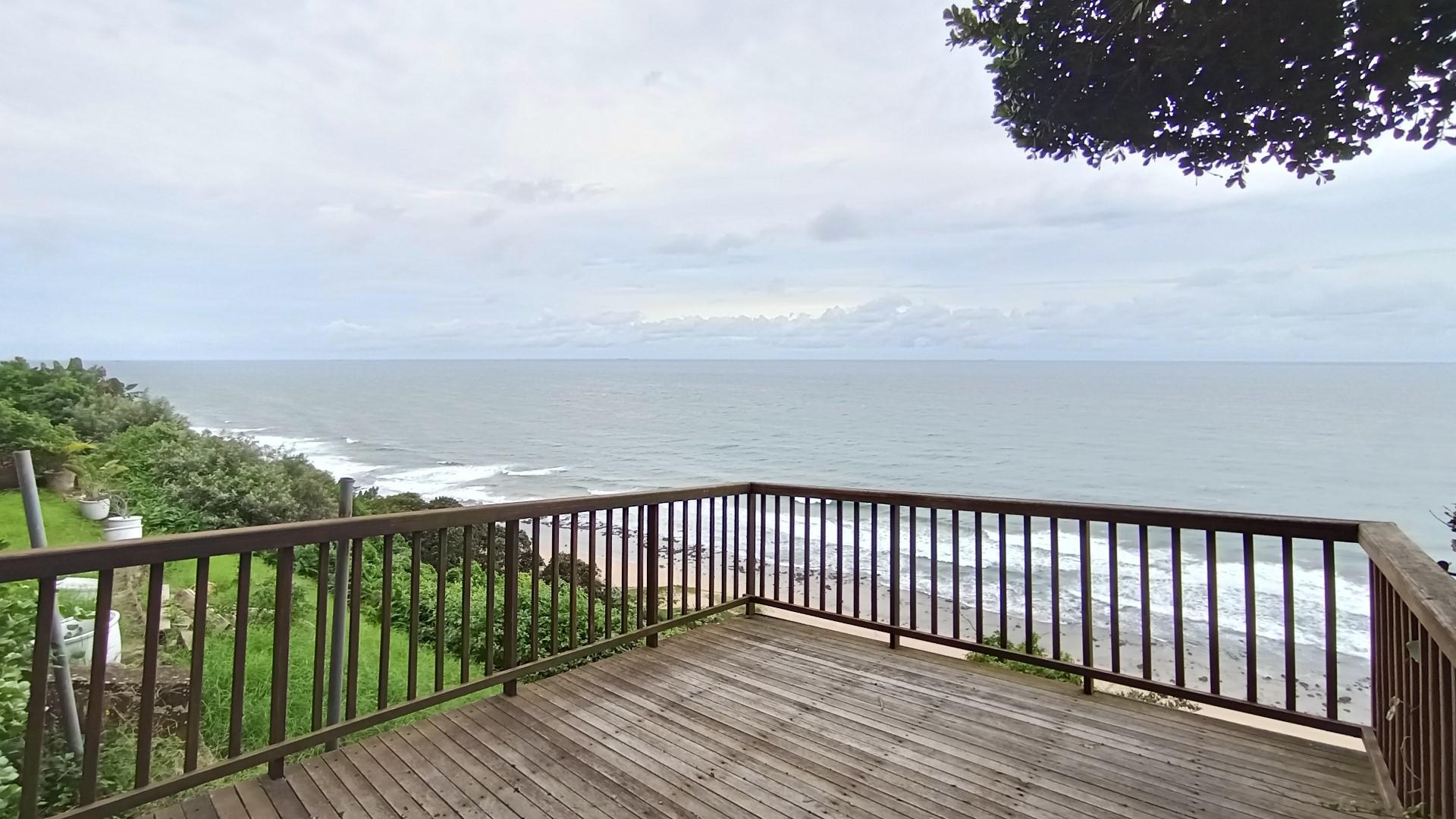 Backyard of property in Bluff