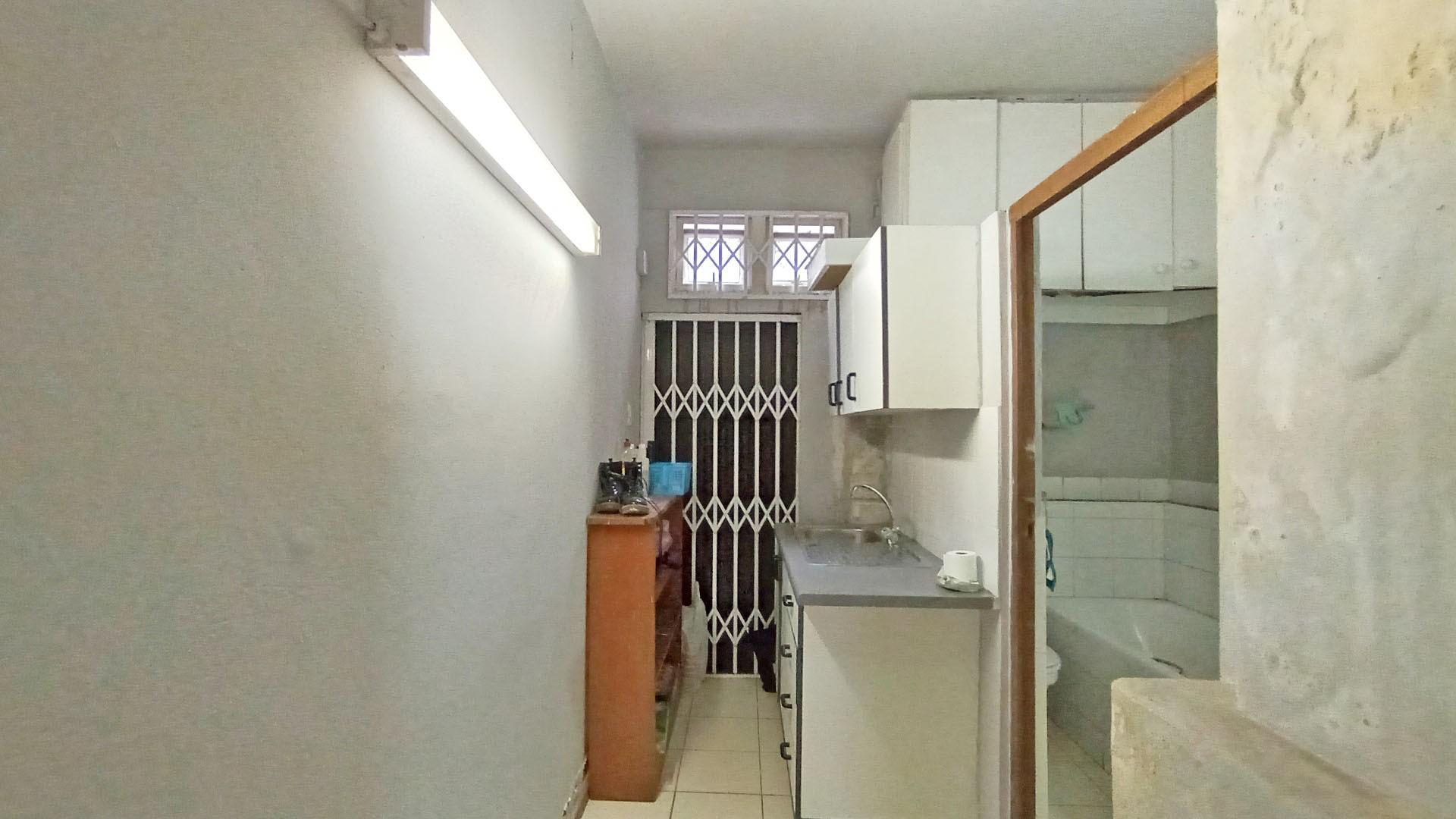 Kitchen - 41 square meters of property in Bluff