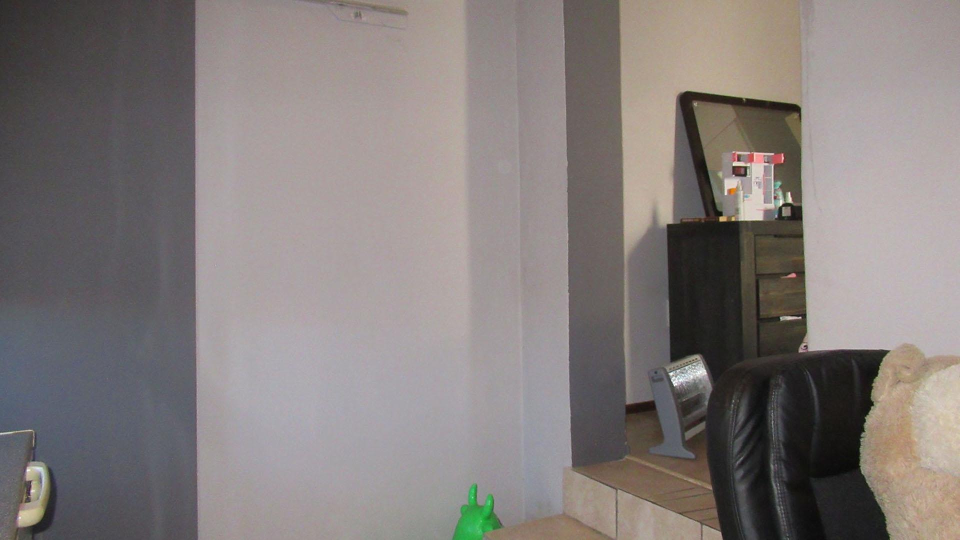 Study - 8 square meters of property in Witkoppen