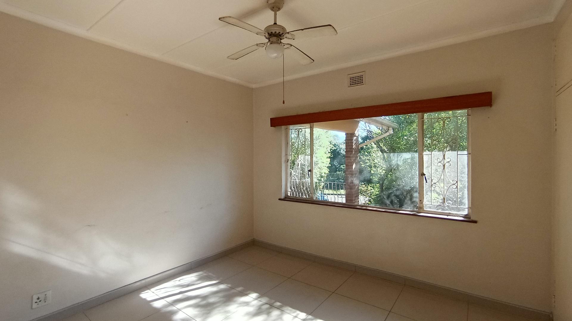 Bed Room 1 - 15 square meters of property in Blackridge