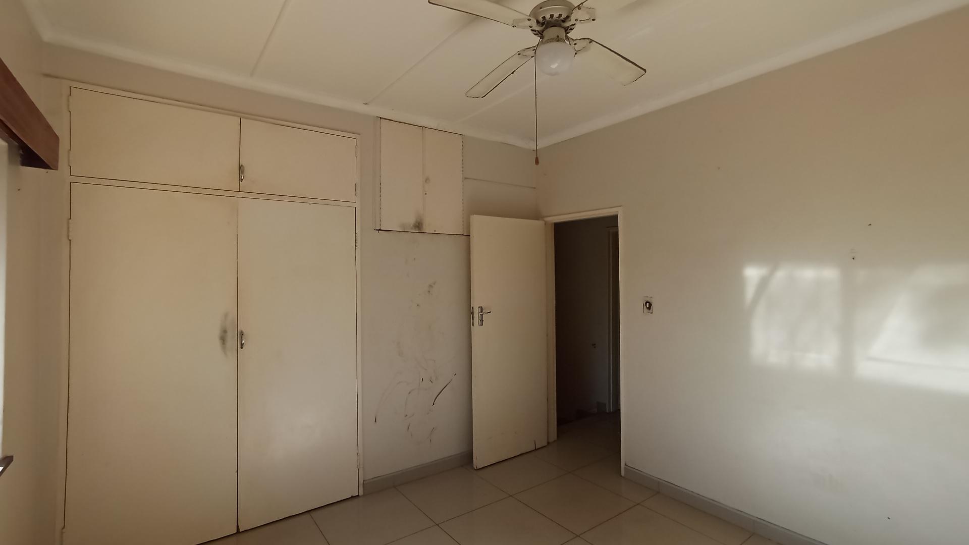 Bed Room 1 - 15 square meters of property in Blackridge