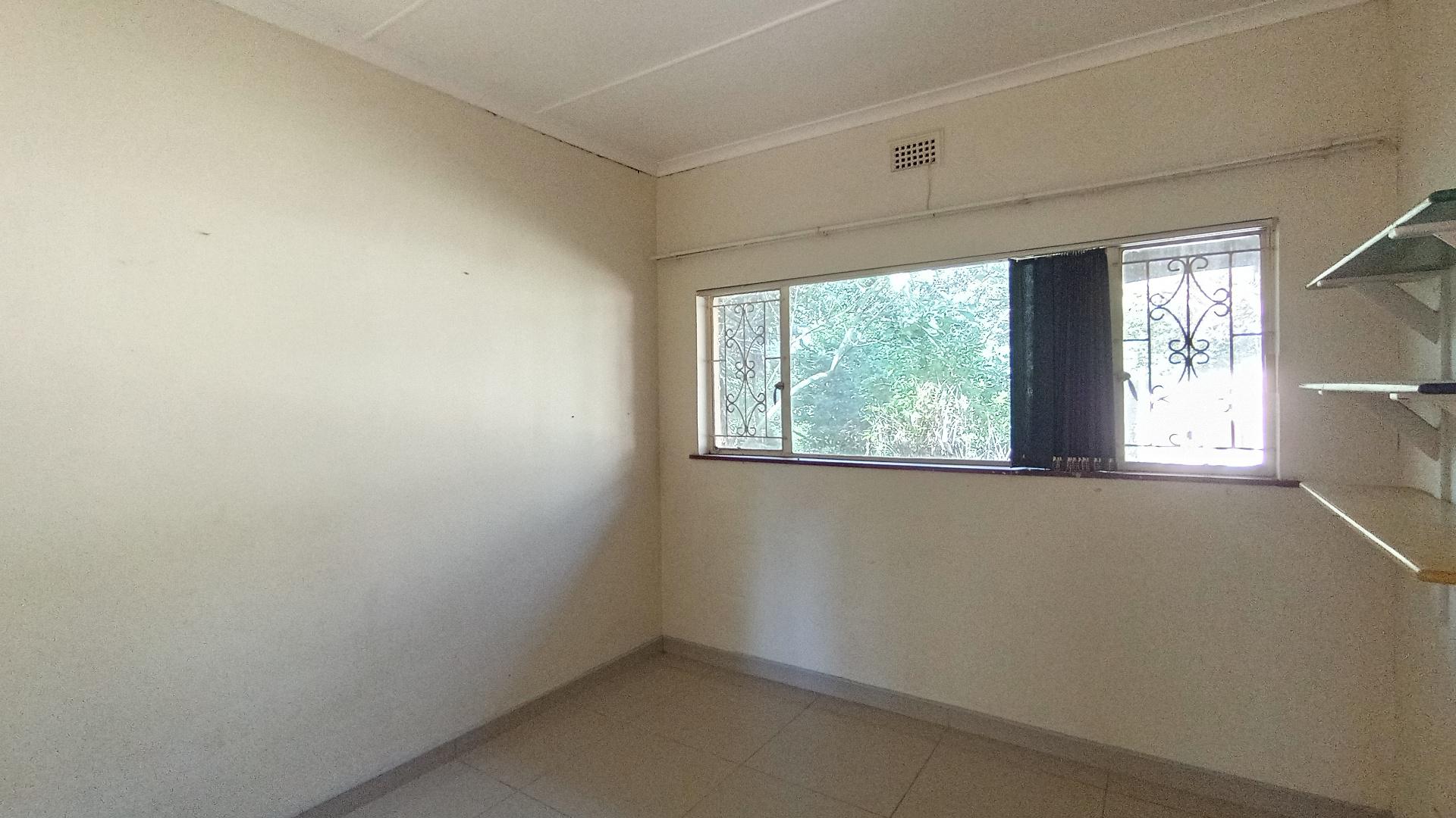 Bed Room 3 - 12 square meters of property in Blackridge