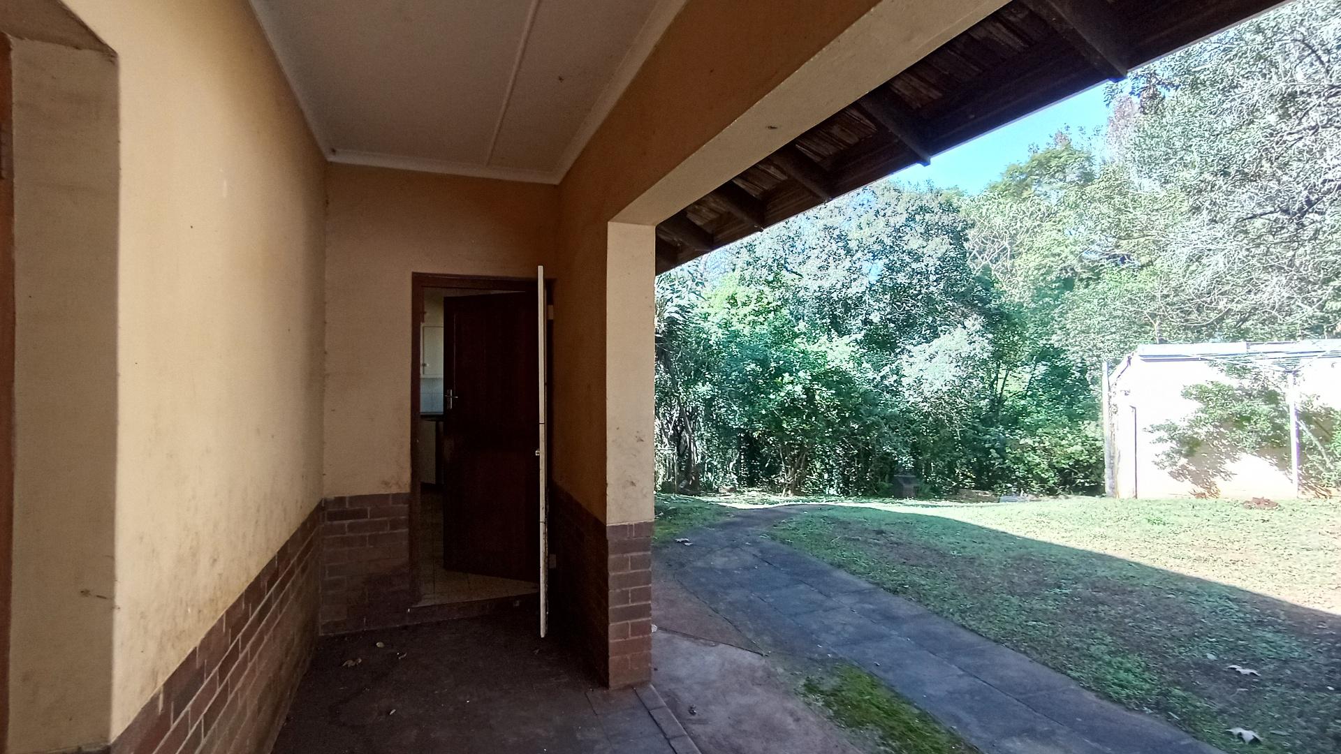 Patio - 32 square meters of property in Blackridge