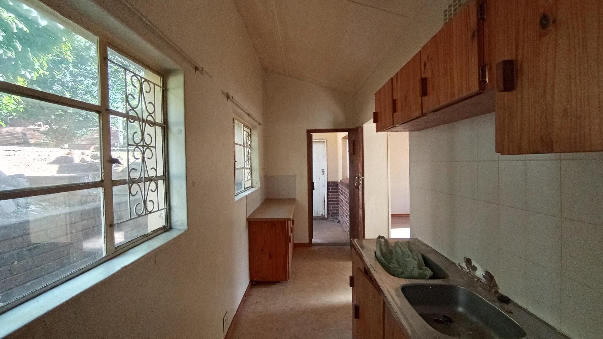 Kitchen - 33 square meters of property in Blackridge