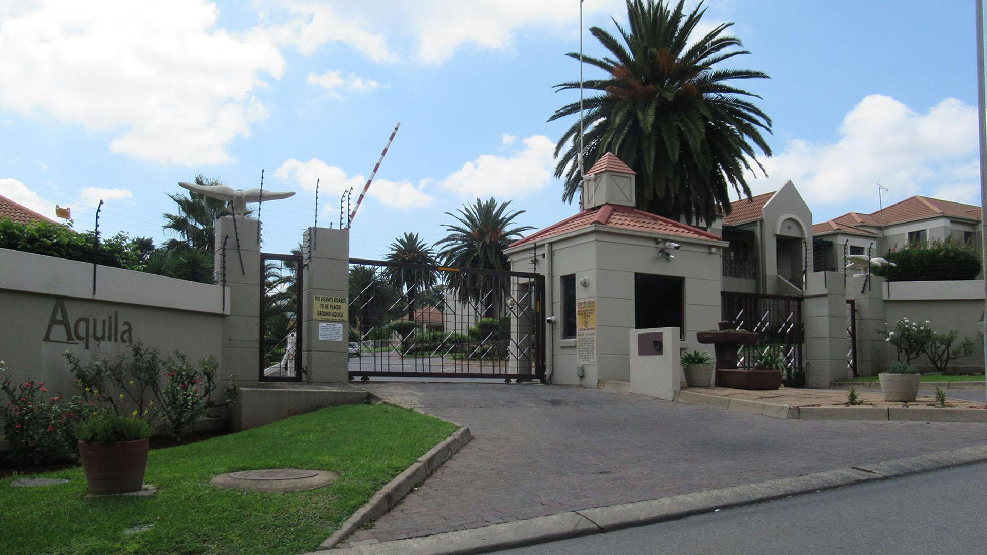 Front View of property in Oakdene