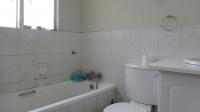 Bathroom 1 - 4 square meters of property in Oakdene