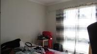Bed Room 2 - 14 square meters of property in Oakdene