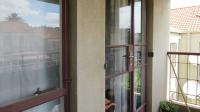 Balcony - 8 square meters of property in Oakdene