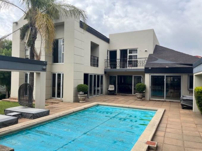 4 Bedroom House for Sale For Sale in Waterkloof Ridge - MR673655