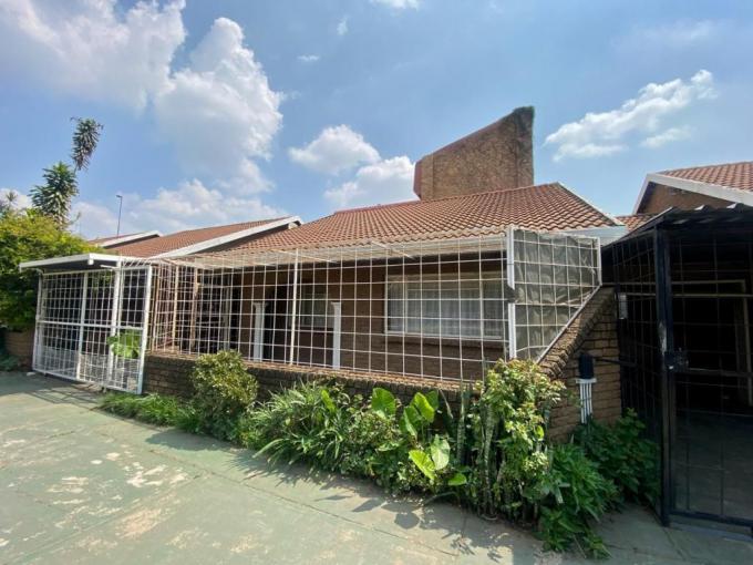 2 Bedroom Apartment for Sale For Sale in Rustenburg - MR673670
