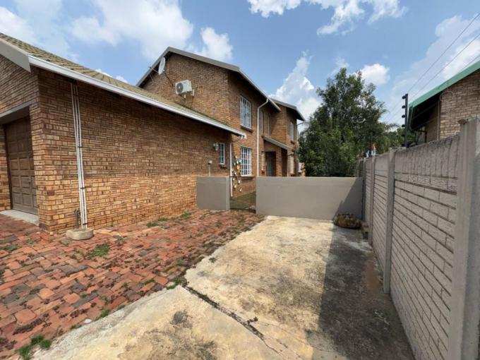 4 Bedroom House for Sale For Sale in Rustenburg - MR673672
