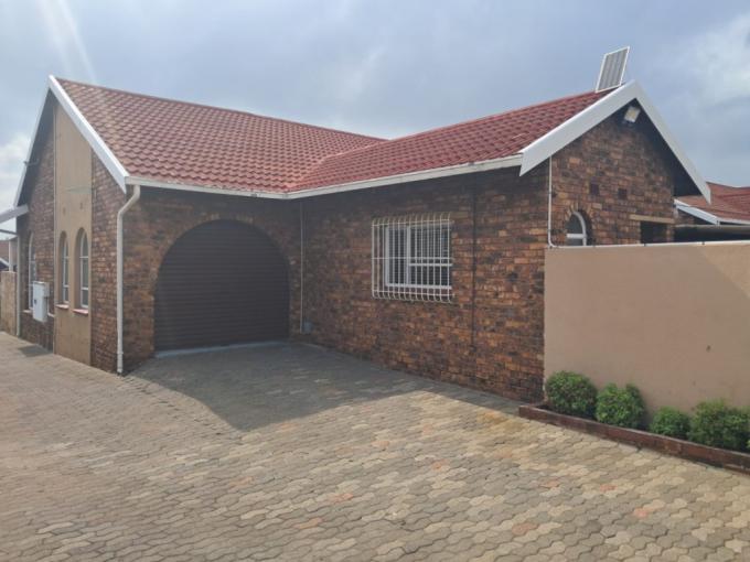 3 Bedroom Simplex for Sale For Sale in Randhart - MR673710