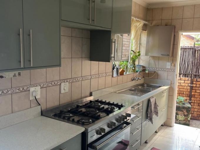 3 Bedroom Simplex for Sale For Sale in Safarituine - MR673728