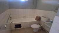 Bathroom 1 of property in Muckleneuk